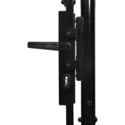 Autoportti keihäskärjillä 400x175cm