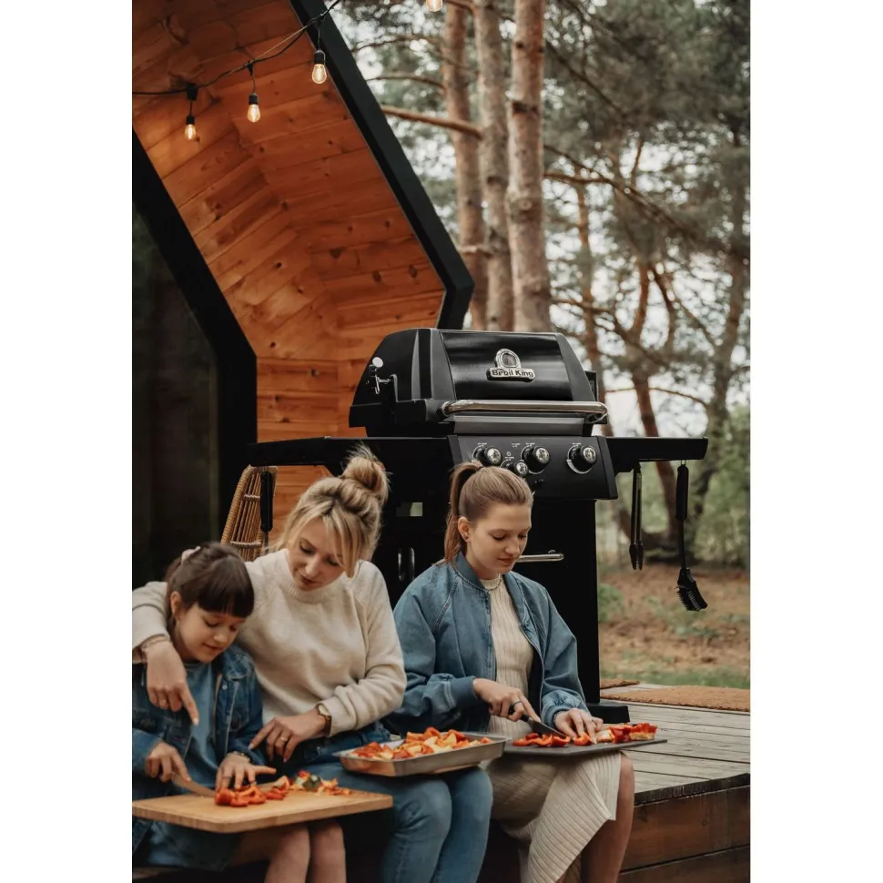 Kaasugrilli Broil King Royal 340 Shadow, 3 poltinta, sivukeitin