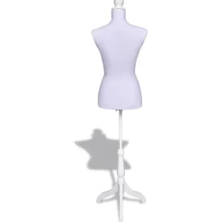 Mallinukke naisen torso valkoinen