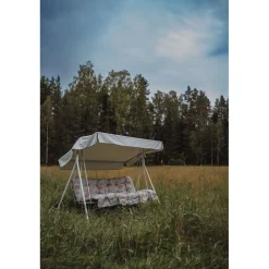 Pihakeinu Varax Riviera, 3:n istuttava, valkoinen teräsrunko, 51B-pehmuste, sisältää katoksen