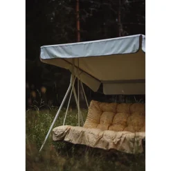 Pihakeinu Varax Riviera, 3:n istuttava, valkoinen teräsrunko, 51B-pehmuste, sisältää katoksen