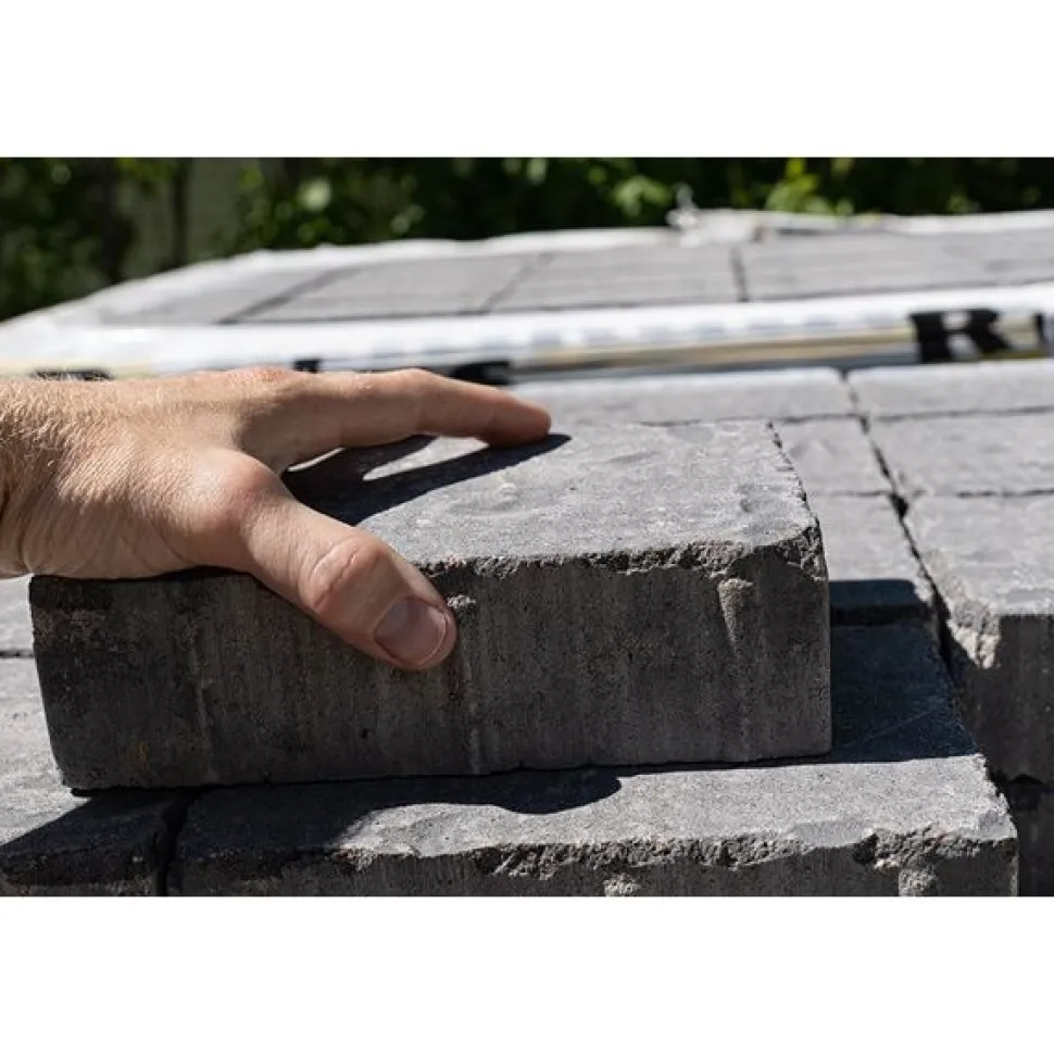 Pihakivi Rudus Kartanonupu 60 viisteetön 207x137x60 mm profiloitu antiikki musta