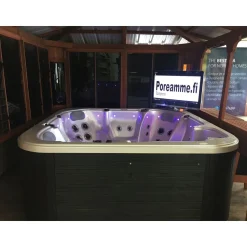 Ulkoporeallas Wellspa Honolulu Premium 6 hlöä 43 suutinta eri värejä